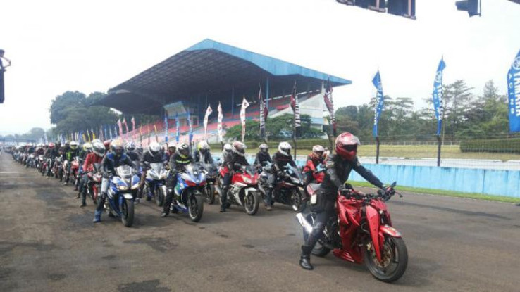 Ratusan Komunitas Motor Vixion Padati Sirkuit Sentul