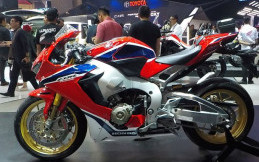 Spesifikasi Honda CBR1000RR Fireblade