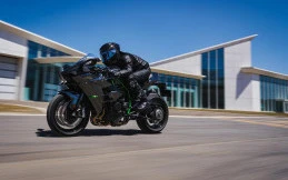 Kawasaki Ninja H2 Carbon 2027 Ungkap Tirai, Intip Spesifikasinya