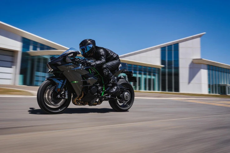 Kawasaki Ninja H2 Carbon 2027 Ungkap Tirai, Intip Spesifikasinya