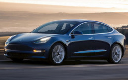 Resmi Diluncurkan, Tesla Model 3 Miliki Jangkauan 350km