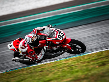 Pembalap AHRT Siap Cetak Sejarah Baru di ARRC 2025 Buriram