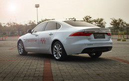 Profil - Jaguar XF 2018