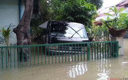 Suzuki Peduli Banjir Sediakan Towing Gratis untuk Mobil Suzuki yang Terjebak Banjir