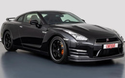 Sebastian Vettel Jual Nissan GT-R Spesialnya