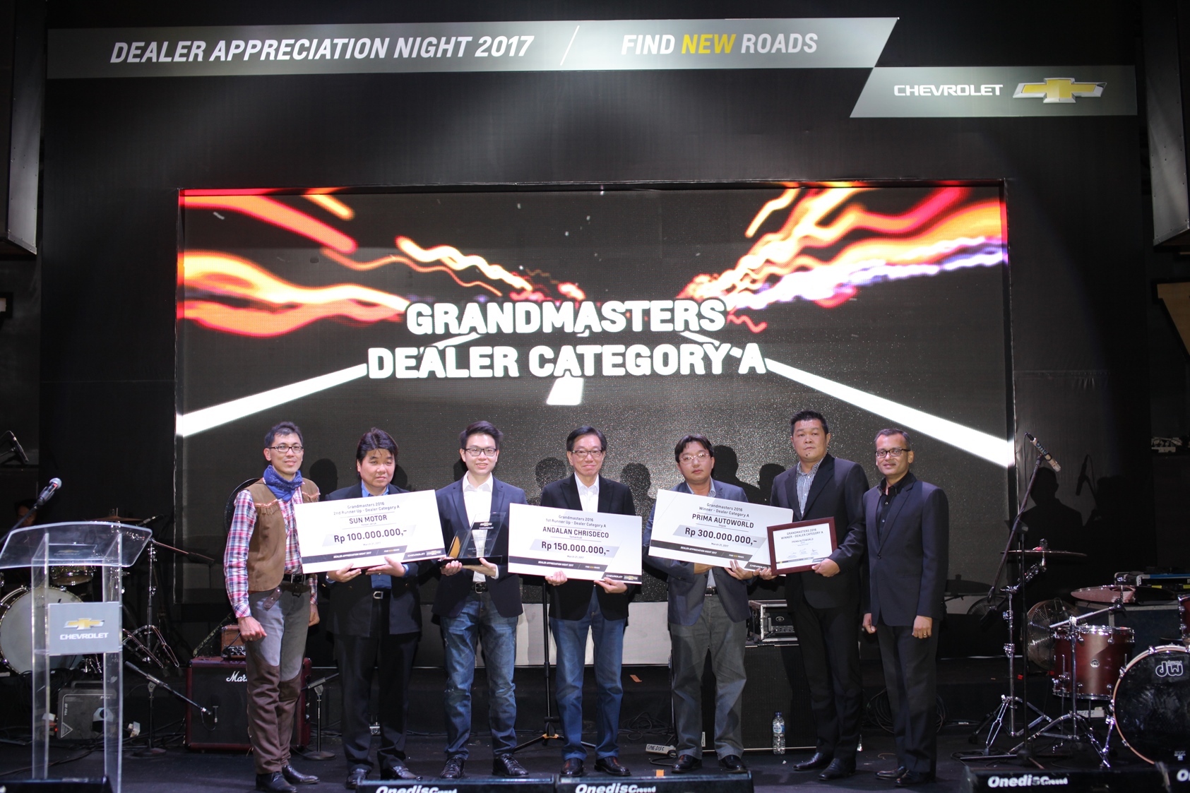 Prima Auto World Depok Sabet Penghargaan Diler Chevrolet Terbaik 2016 