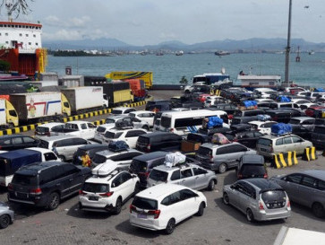 Jangan Salah, Ini Aturan Penyebrangan Mobil dan Motor di Pelabuhan Selama Libur Nataru