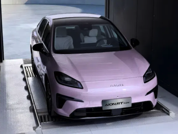Aion RT Super Meluncur, Sedan Listrik Ini Didukung Teknologi Penukaran Baterai