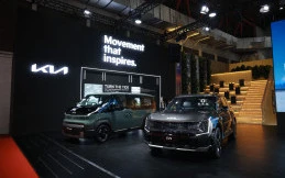 Kia Bakal Ungkap Mobil Limited Black Edition dan 2 EV Anyarnya