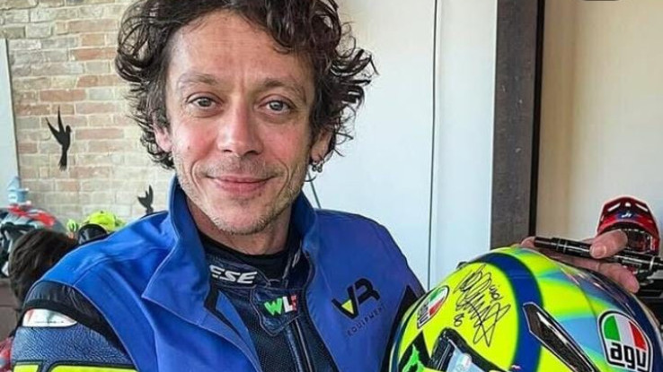 Valentino Rossi Lelang Helm Penuh Kenangan, Hasilnya Disumbangkan ke Korban Banjir Valencia