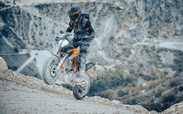 KTM 390 Adventure 2023 Meluncur, Kini Dibekali Pelek Jari-Jari