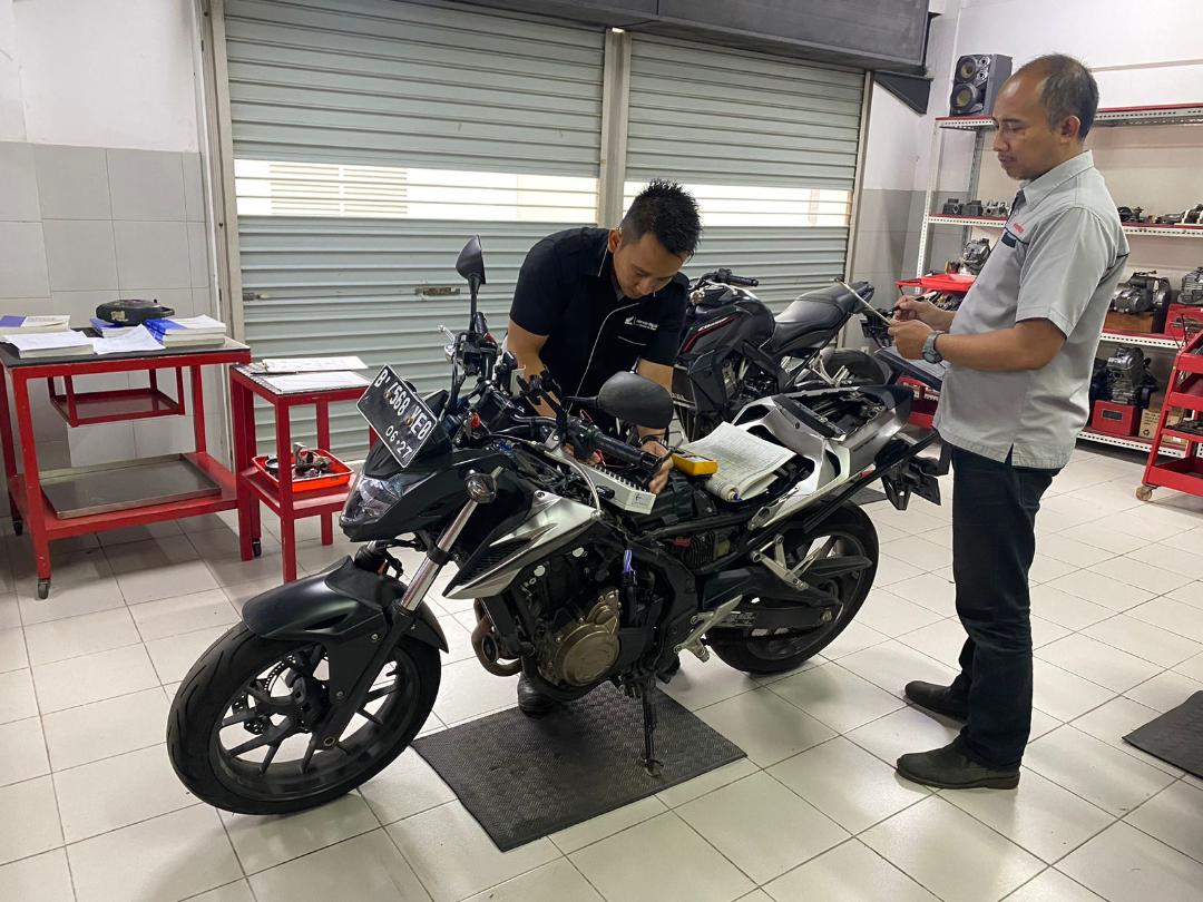 Daya Adicipta Motora Bekali Teknisi untuk Kompetisi Reparasi Moge