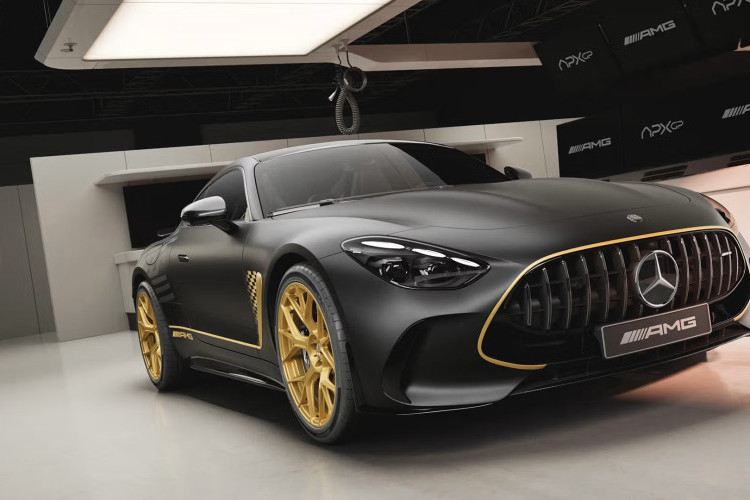 Mercedes-AMG GT 63 4MATIC+, Demi Film Hadirkan APXGP Edition 