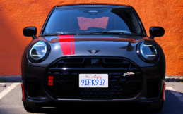 Gunakan Mesin Turbo, MINI Cooper S Red Line Edition Resmi Meluncur