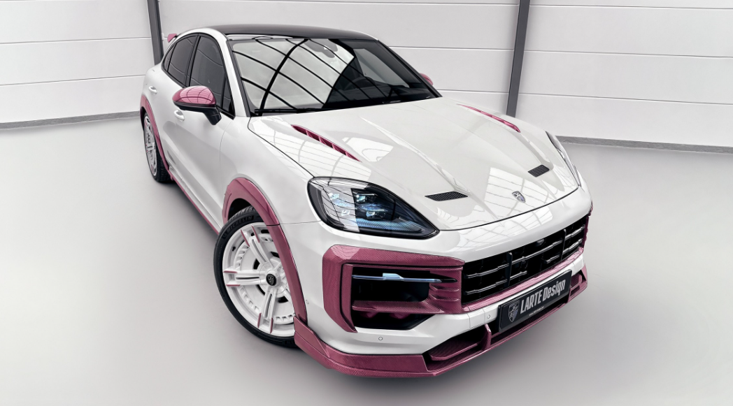 Porsche Cayenne Larte Edition dengan Bodi Pink Carbon Fiber 