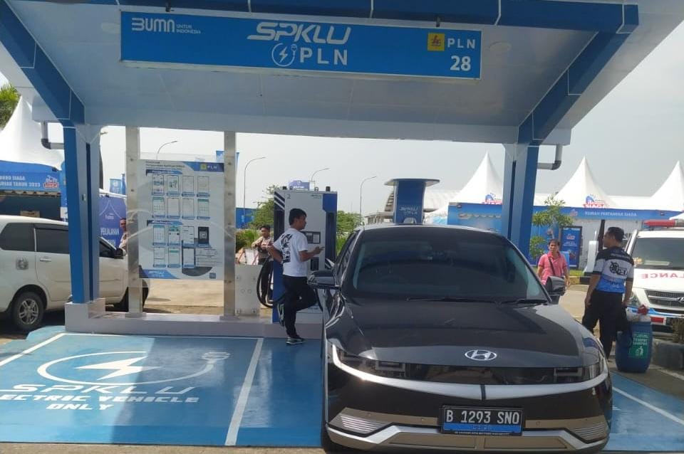 Mudik dengan Mobil Listrik, Berikut Daftar SPKLU di Tol Trans Jawa