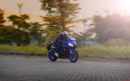 Test Ride Yamaha YZF-R25 V3: Mencicipi Karakter Entry-Level Motor Sport