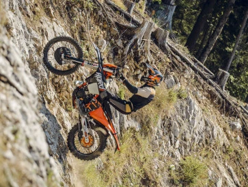 KTM 300 EXC Hardenduro 2027, Sudah Siap Main Ekstrem dari Pabrik!