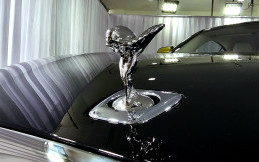 Sekilas Sejarah Spirit Of Ecstasy, Emblem Rolls-Royce Simbol Kemewahan