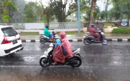 Demi Keselamatan, Perilaku Bikers Harus Bijak Ketika Musim Hujan