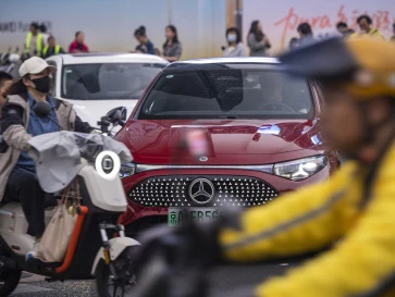 Mercedes-Benz Kesulitan di Pasar Mobil Listrik Tiongkok