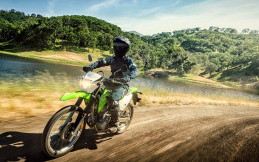 Dibanderol Rp50 Juta, Kawasaki New KLX230R 2023 Resmi Meluncur di Indonesia