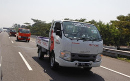 Beli Isuzu ELF Atau Traga Bisa DP Mulai Dari 8 Persen