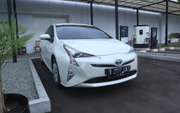 Profil dan Galeri Toyota Prius Hybrid