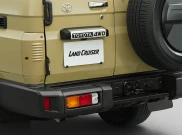 Lampu Belakang Toyota Land Cruiser 70 Jepang Sengaja Ditutup, Ternyata Ini Alasannya