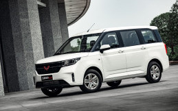 Wuling Hong Guang Plus Calon Pesaing Toyota Voxy dan Nissan Serena