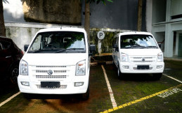 DFSK Luncurkan Blind Van dan Minibus Bertenaga Listrik 