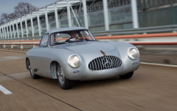 Mercedes-Benz 300 SL jadi Mobil Sport Tersukses di Eranya