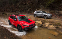 Hascar Bawa Jeep Cherokee Terbaru ke Indonesia, Yakin Laris 100 Unit