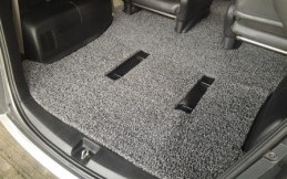 Memilih Karpet Mobil Enggak Bisa Asal-asalan, Bisa Picu Kecelakaan