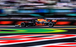 Mesin Honda RA621H Dukung Max Verstapepen jadi Juara Dunia Pembalap F1 2021