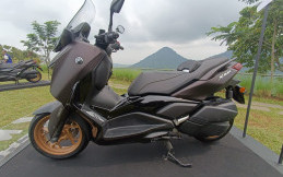 Lima Aksesori Tambahan di Yamaha XMax 250 TechMAX, Bikin Lebih Elegan