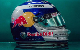 Sebastian Vettel Gunakan Helm Red Bull di GP Meksiko