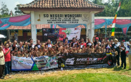 Velozity Bersama Tunas Toyota Salurkan Donasi Untuk Sekolah Di Lampung 
