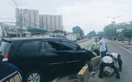 Kecelakaan Tunggal Merajalela, Separator Jalan Jadi Korban