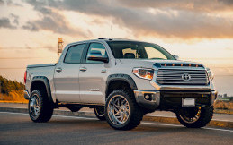 Liberty Walk Beri Sentuhan pada Pikap Toyota Tundra 