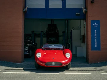 Maserati Classiche Menghidupkan Kembali Maserati 200S Tahun 1957