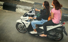 Info Penting Bagi Wanita yang Sering Mengendarai Motor 