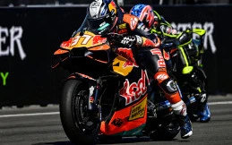 Dorna Umumkan Aturan Baru MotoGP 2026: Holeshot Device Dilarang!