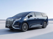 Denza D9 Mobil Elektrik Mirip Toyota Alphard