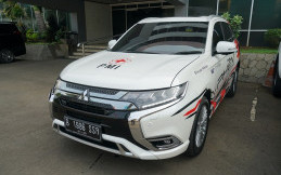 PMI Gunakan Mitsubishi Outlander PHEV Sebagai Mobil Bencana