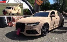 Terinspirasi Film Dumb and Dumber, Mobil Audi RS6 Ini Disulap Jadi Anjing