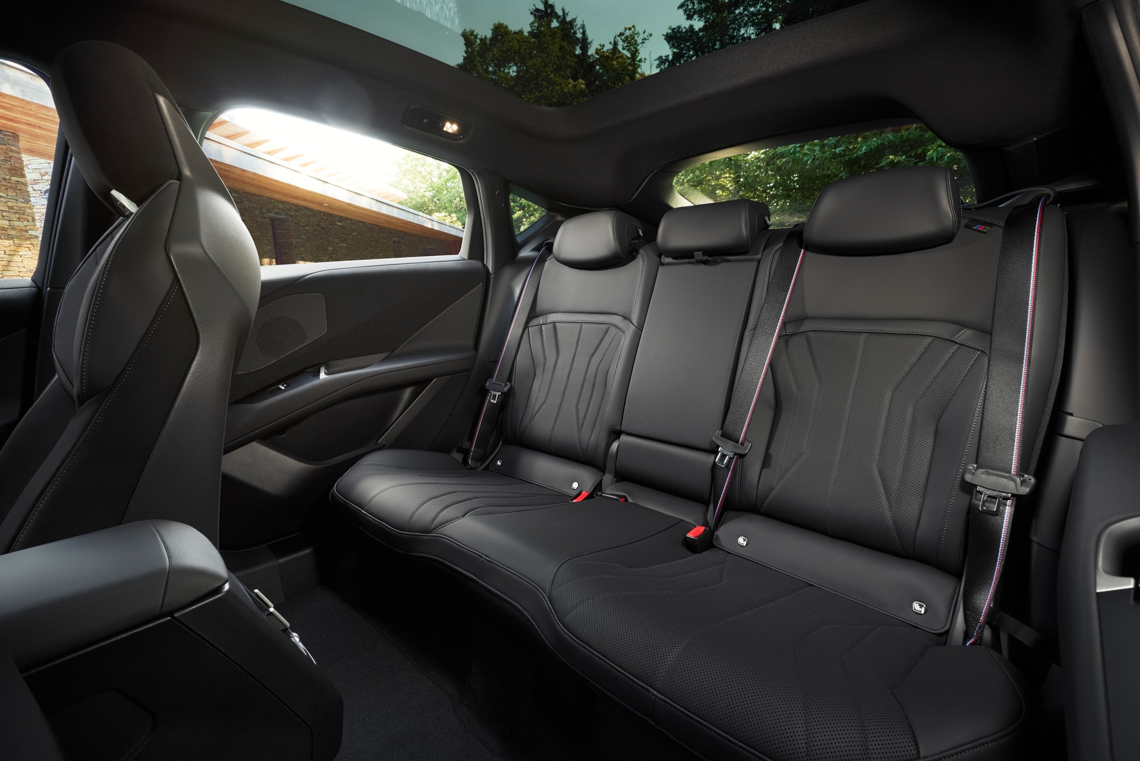 Debut BMW iX4
