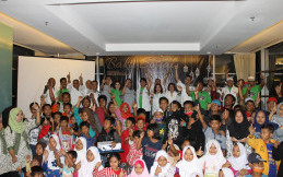 Mercedes Benz W211 Club Indonesia Berbagi Kebahagiaan di Bulan Suci  