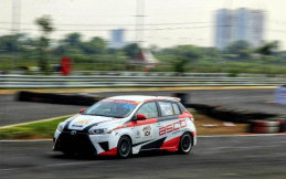 Pembalap Muda Ini Raih Podium Pertama di Indonesia Touring Car Racing