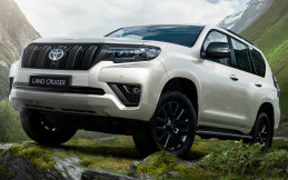 Toyota Land Cruiser Matt Black Edition Makin Sangar Tanpa Sentuhan Krom